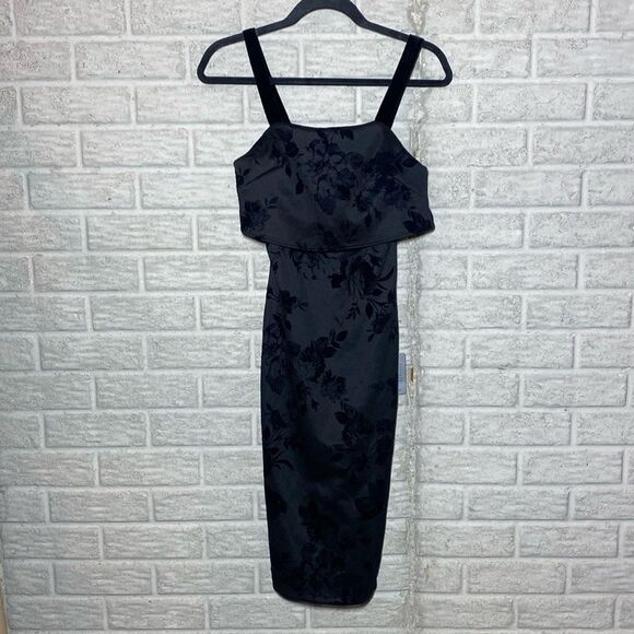 The Vanity Room Dresses & Skirts - NWT MSRP $170 Vanity Room Popover Velvet Trim Dress Women's Size XS